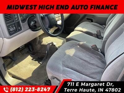 2000 Chevrolet Tahoe 4dr   - Photo 5 - Terre Haute, IN 47802