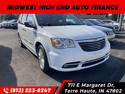 2014 Chrysler Town & Country Limited   - Photo 1 - Terre Haute, IN 47802