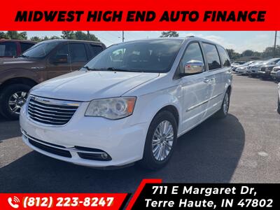 2014 Chrysler Town & Country Limited   - Photo 4 - Terre Haute, IN 47802