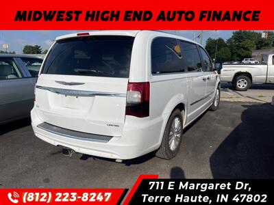 2014 Chrysler Town & Country Limited   - Photo 2 - Terre Haute, IN 47802