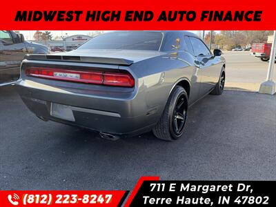 2012 Dodge Challenger SXT   - Photo 2 - Terre Haute, IN 47802