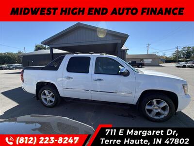 2011 Chevrolet Avalanche LTZ   - Photo 2 - Terre Haute, IN 47802