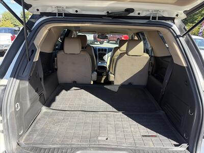 2011 GMC Acadia SLT-1   - Photo 15 - Terre Haute, IN 47802