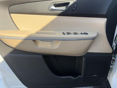 2011 GMC Acadia SLT-1   - Photo 10 - Terre Haute, IN 47802