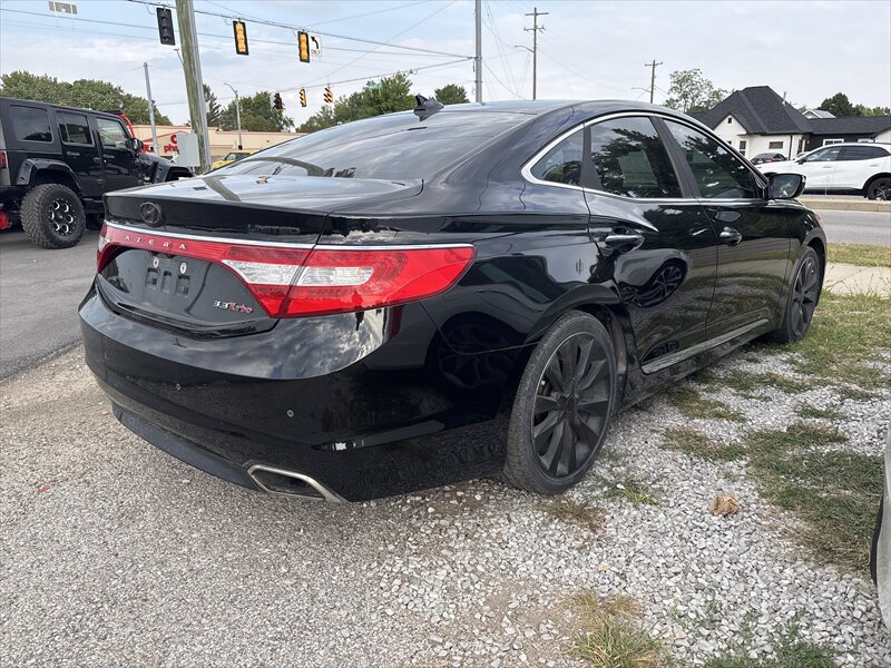 2016 Hyundai Azera Limited  