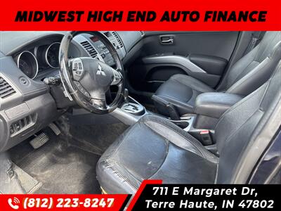 2010 Mitsubishi Outlander XLS   - Photo 4 - Terre Haute, IN 47802