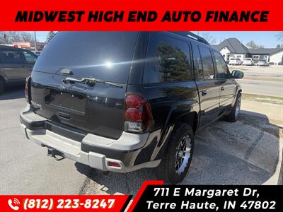 2005 Chevrolet TrailBlazer EXT LT   - Photo 2 - Terre Haute, IN 47802