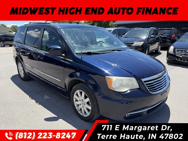 2012 Chrysler Town & Country Touring's photo