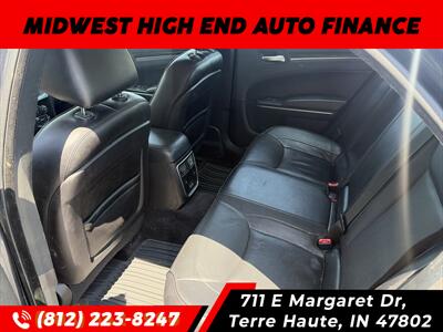 2018 Chrysler 300 Limited   - Photo 6 - Terre Haute, IN 47802