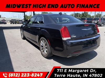 2018 Chrysler 300 Limited   - Photo 4 - Terre Haute, IN 47802