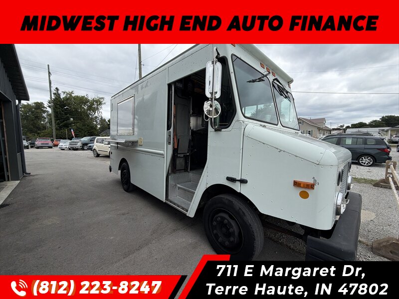 2002 Freightliner MT45 Chassis   - Photo 1 - Terre Haute, IN 47802