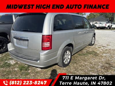 2010 Chrysler Town & Country Touring   - Photo 2 - Terre Haute, IN 47802