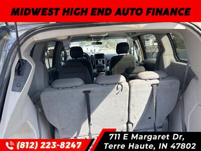 2010 Chrysler Town & Country Touring   - Photo 7 - Terre Haute, IN 47802