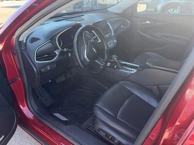 2023 Chevrolet Malibu LT   - Photo 8 - Terre Haute, IN 47802