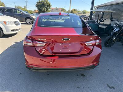2023 Chevrolet Malibu LT   - Photo 4 - Terre Haute, IN 47802