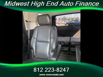 2011 Cadillac Escalade Premium   - Photo 11 - Terre Haute, IN 47802