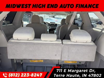 2011 Toyota Sienna Base 7-Passenger   - Photo 8 - Terre Haute, IN 47802