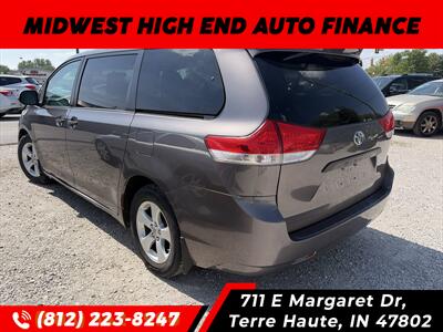 2011 Toyota Sienna Base 7-Passenger   - Photo 3 - Terre Haute, IN 47802