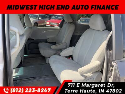 2011 Toyota Sienna Base 7-Passenger   - Photo 7 - Terre Haute, IN 47802