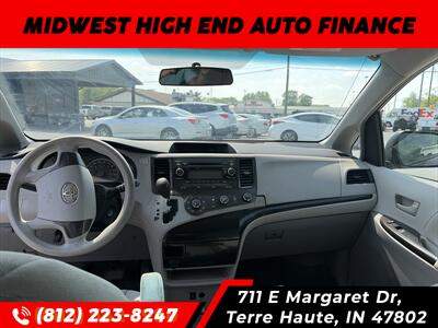 2011 Toyota Sienna Base 7-Passenger   - Photo 6 - Terre Haute, IN 47802