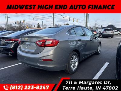 2018 Chevrolet Cruze LT Auto   - Photo 2 - Terre Haute, IN 47802