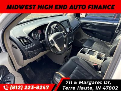 2015 Chrysler Town & Country Touring   - Photo 5 - Terre Haute, IN 47802