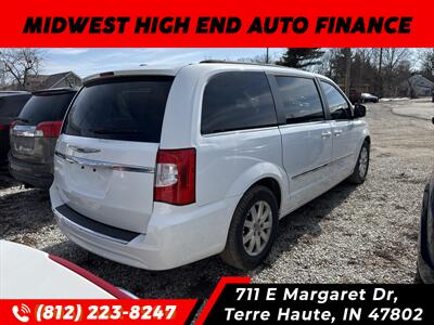 2015 Chrysler Town & Country Touring   - Photo 2 - Terre Haute, IN 47802