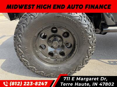 2010 Jeep Wrangler Unlimited Sahara   - Photo 9 - Terre Haute, IN 47802