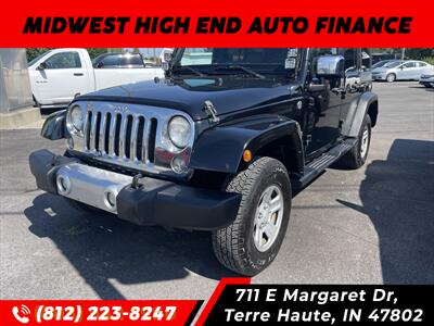 2014 Jeep Wrangler Unlimited Sahara   - Photo 4 - Terre Haute, IN 47802