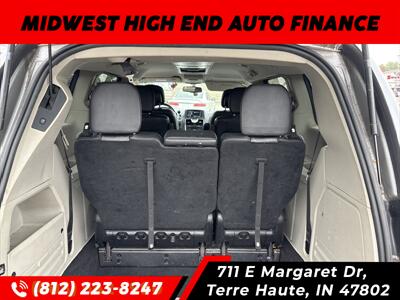 2015 Chrysler Town & Country Touring - Photo 7 - Terre Haute, IN 47802