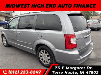 2015 Chrysler Town & Country Touring - Photo 3 - Terre Haute, IN 47802