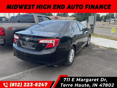 2012 Toyota Camry LE   - Photo 2 - Terre Haute, IN 47802