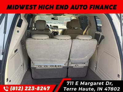 2010 Volkswagen Routan SEL Premium - Photo 8 - Terre Haute, IN 47802