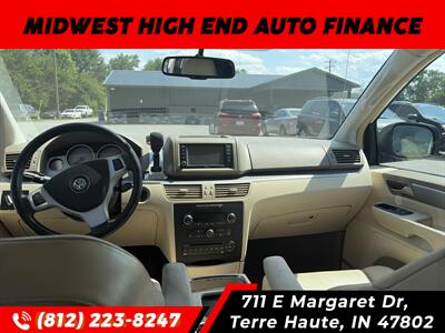 2010 Volkswagen Routan SEL Premium - Photo 7 - Terre Haute, IN 47802
