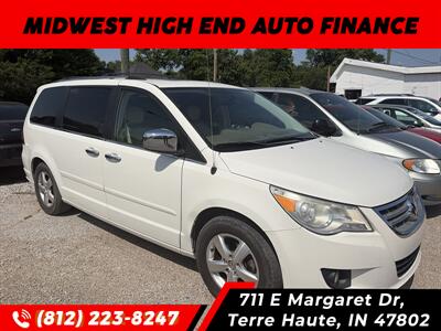2010 Volkswagen Routan SEL Premium - Photo 1 - Terre Haute, IN 47802
