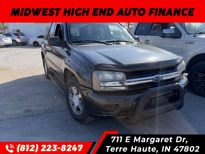 2004 Chevrolet Trailblazer LS   - Photo 1 - Terre Haute, IN 47802