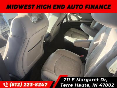 2011 Chevrolet Traverse LTZ   - Photo 5 - Terre Haute, IN 47802