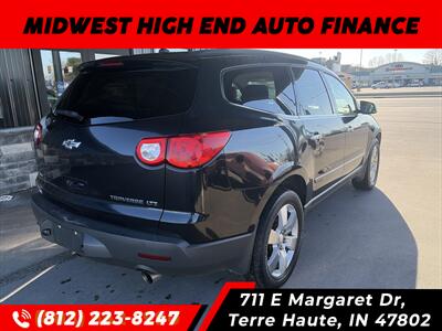 2011 Chevrolet Traverse LTZ   - Photo 2 - Terre Haute, IN 47802