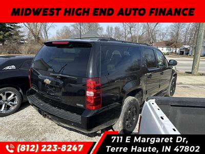 2010 Chevrolet Suburban LT   - Photo 2 - Terre Haute, IN 47802