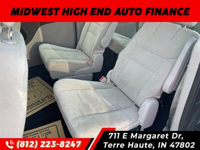 2016 Dodge Grand Caravan American Value Package   - Photo 6 - Terre Haute, IN 47802