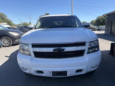 2013 Chevrolet Tahoe LT   - Photo 2 - Terre Haute, IN 47802