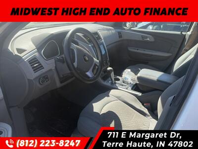 2011 Chevrolet Traverse LS   - Photo 5 - Terre Haute, IN 47802