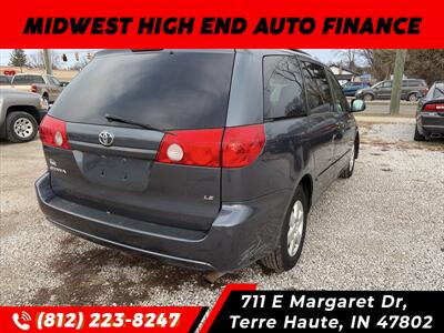 2010 Toyota Sienna CE 7-Passenger   - Photo 2 - Terre Haute, IN 47802