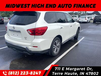 2018 Nissan Pathfinder SL   - Photo 2 - Terre Haute, IN 47802