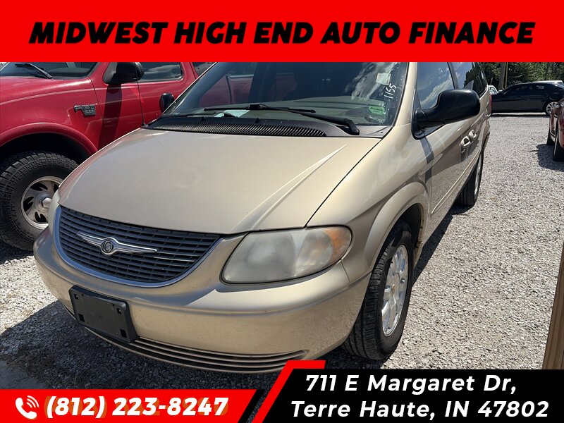 2001 Chrysler Town & Country LX   - Photo 1 - Terre Haute, IN 47802
