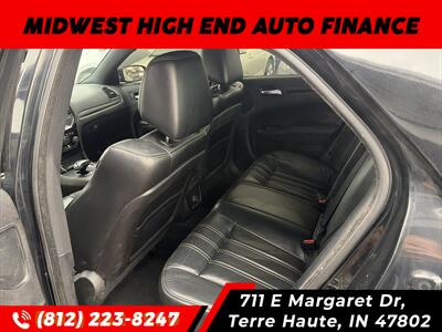 2014 Chrysler 300 S   - Photo 6 - Terre Haute, IN 47802