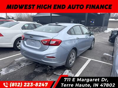 2018 Chevrolet Cruze LS Auto   - Photo 2 - Terre Haute, IN 47802