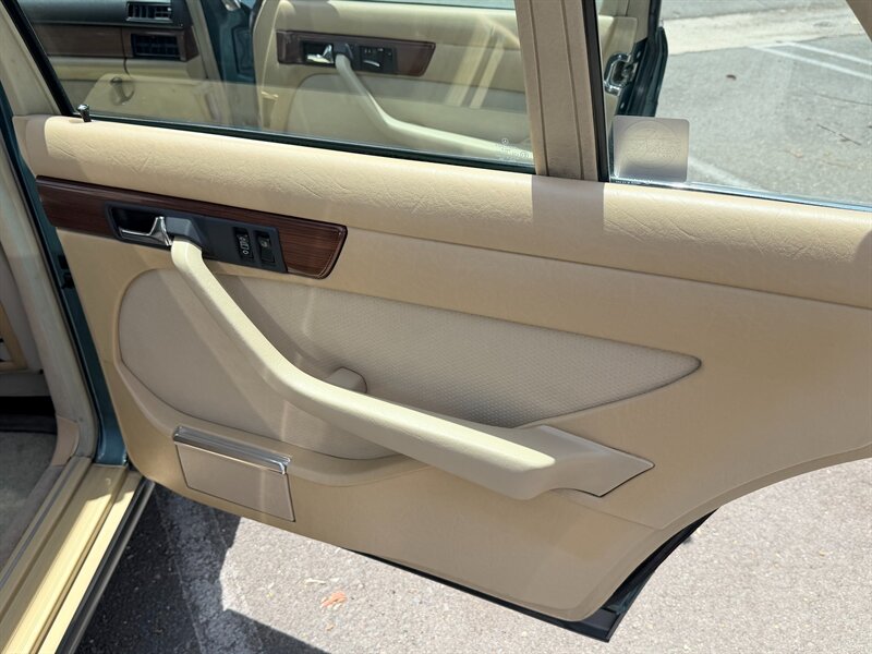 1986 Mercedes-Benz 300 SDL - Photo 49 - Spring Valley, CA 91978
