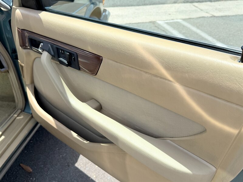 1986 Mercedes-Benz 300 SDL - Photo 52 - Spring Valley, CA 91978
