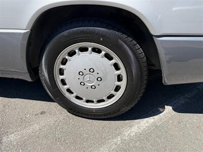 1988 Mercedes-Benz 300 CE   - Photo 15 - Spring Valley, CA 91978